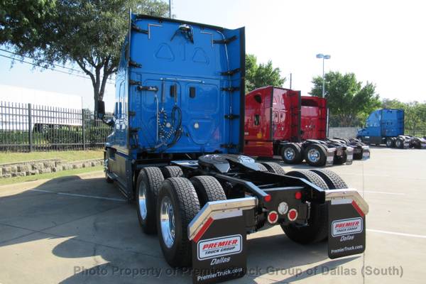 2017 *FREIGHTLINER* *Cascadia* *CA125SLP* Blue Deliv - cars & trucks... for sale in Dallas, TX – photo 6