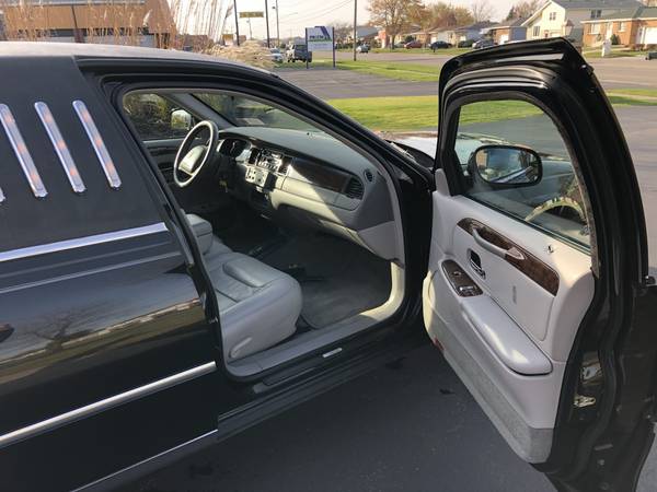2000 Lincoln Town Car Limousine - cars & trucks - by owner - vehicle... for sale in Depew, NY – photo 7