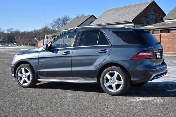2012 Mercedes-Benz M-Class ML 550 4MATIC - - by dealer for sale in Great Neck, NY – photo 3