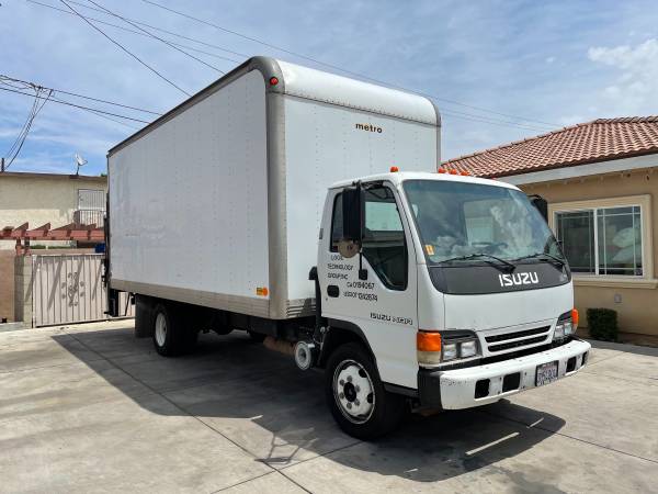 2005 Isuzu NQR diesel 20 foot box truck with lift gate - cars & for sale in El Monte, CA – photo 3