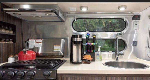 2018 Airstream Tommy Bahama 27FB Relax Edition Financing Available.... for sale in CHANTILLY, District Of Columbia – photo 8