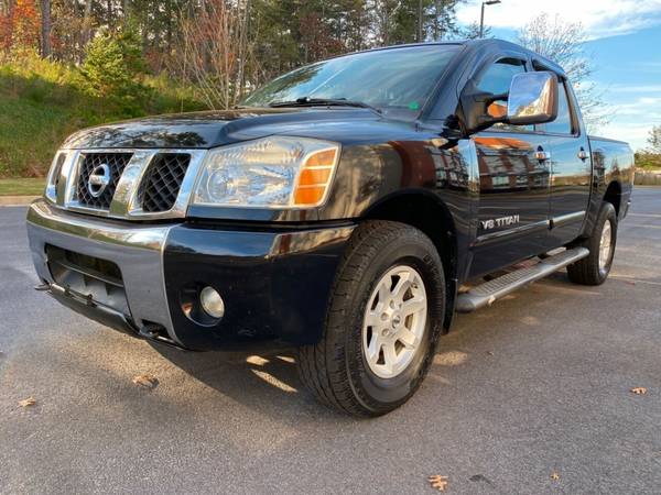 2005 Nissan Titan LE 4dr Crew Cab 4WD SB - cars & trucks - by dealer... for sale in Buford, GA – photo 3