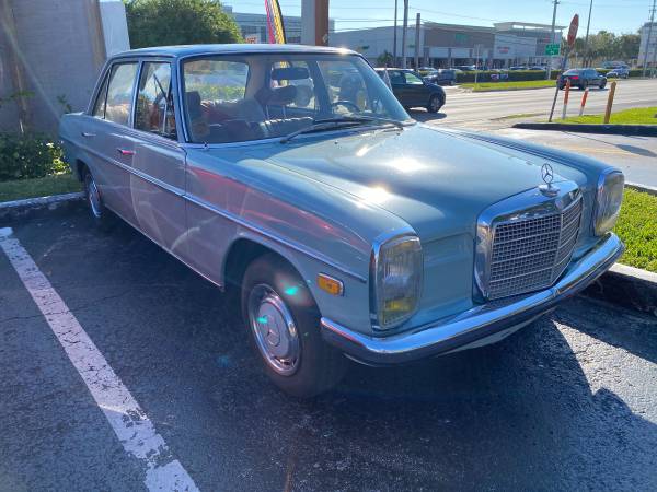 Mercedes Benz 1969 - cars & trucks - by owner - vehicle automotive... for sale in Miami, FL – photo 2