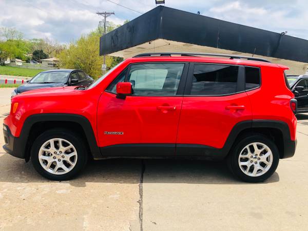 2018 Jeep Renegade Latitude Low Miles 15k! - - by for sale in Bellevue, NE – photo 4