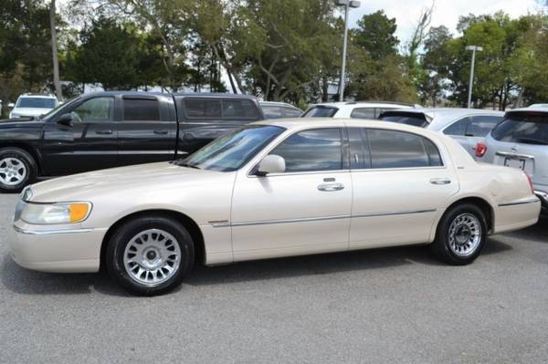 2000 Lincoln Town Car Cartier - - by dealer for sale in St. Augustine, FL – photo 3