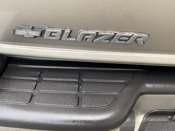 2000 Chevrolet Blazer Lt. LOW MILES!! - LIKE NEW!! - CALL TODAY!! -... for sale in Arleta, CA – photo 9