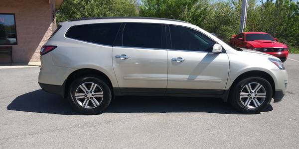 2016 Chevrolet Traverse LT LOCAL TRADE - - by dealer for sale in Maryville, TN – photo 2