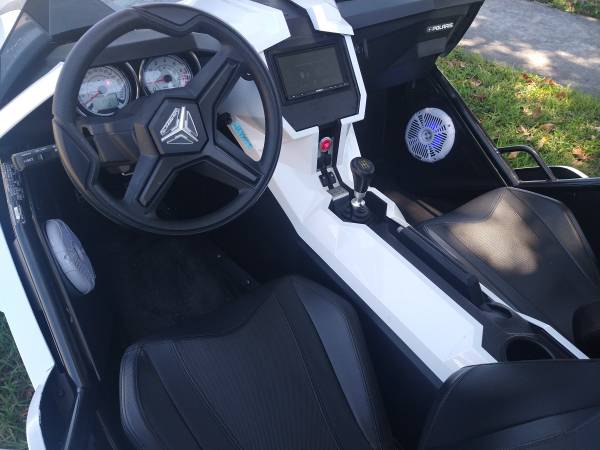 Polaris slingshot great condition - - by dealer for sale in Boca Raton, FL – photo 10