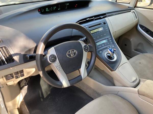 2010 Toyota Prius V 4D wagon • Toyota Corolla • Toyota Camry •... for sale in Brooklyn, NY – photo 9