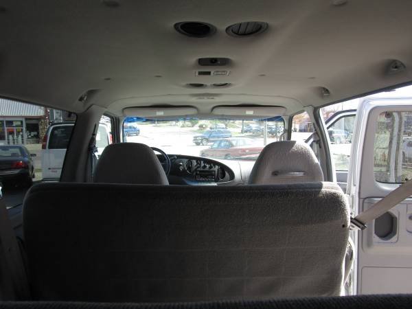 2002 Ford E-350 XLT 15 Passenger Van 8 - - by dealer for sale in Omaha, NE – photo 18