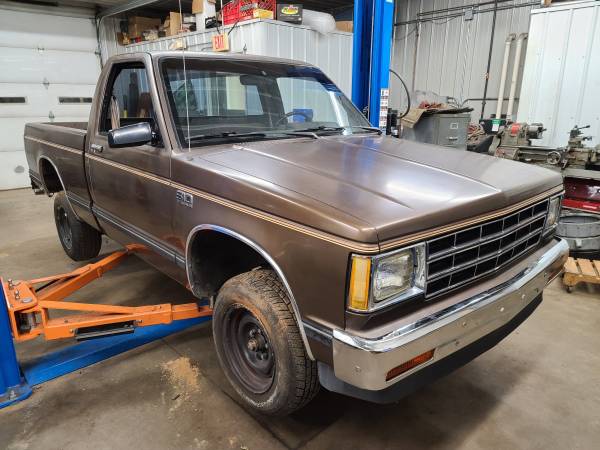 Rust Free 1986 S10 - cars & trucks - by owner - vehicle automotive... for sale in Watertown, WI – photo 2