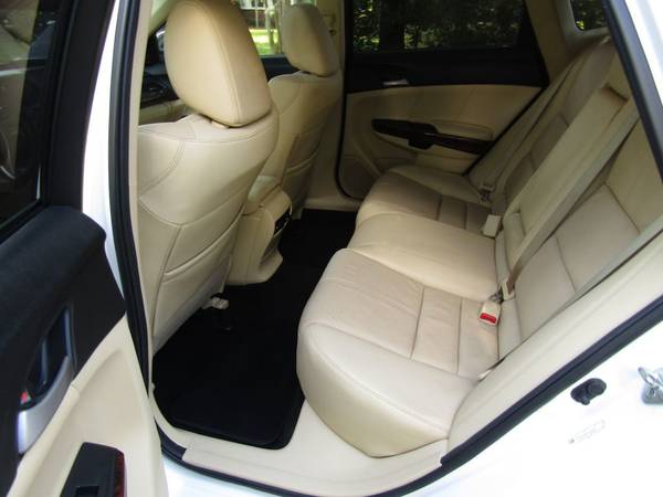 2012 *Honda* *Crosstour* *fully loaded with leather car - cars &... for sale in Garden city, GA – photo 8