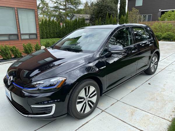 Sparkling clean 2019 Volkswagen e-Golf SEL Premium with very low for sale in Redmond, WA – photo 5