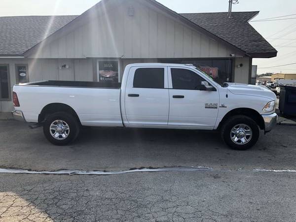 2017 RAM 2500 Tradesman Crew Cab LWB pickup White for sale in Bethel Heights, AR – photo 2