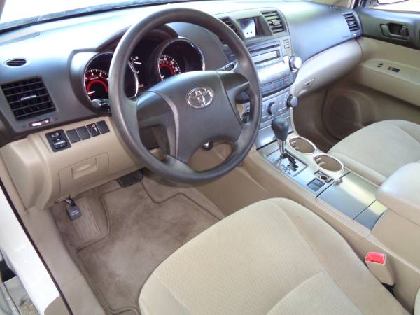 2010 Toyota Highlander, No Accident, Low Mileage Gas Saver Nice 1! for sale in Dallas, TX – photo 10