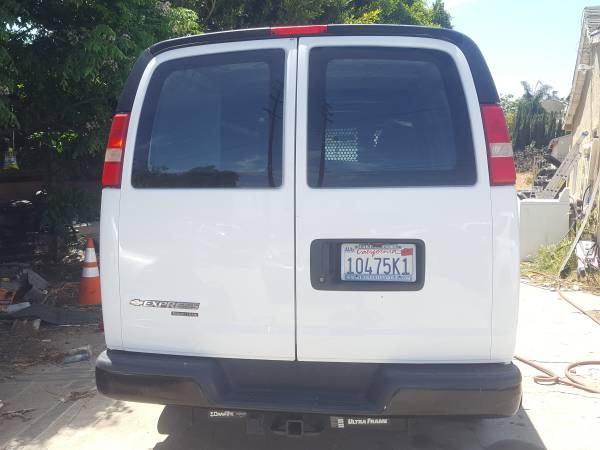 2013 Chevy Express c2500 c3500 3/4 ton 8 lugs ex long body v8 5 3 for sale in North Hollywood, CA – photo 4