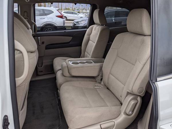 2016 Honda Odyssey SE SKU: GB149605 Mini-Van - - by for sale in Tucson, AZ – photo 17