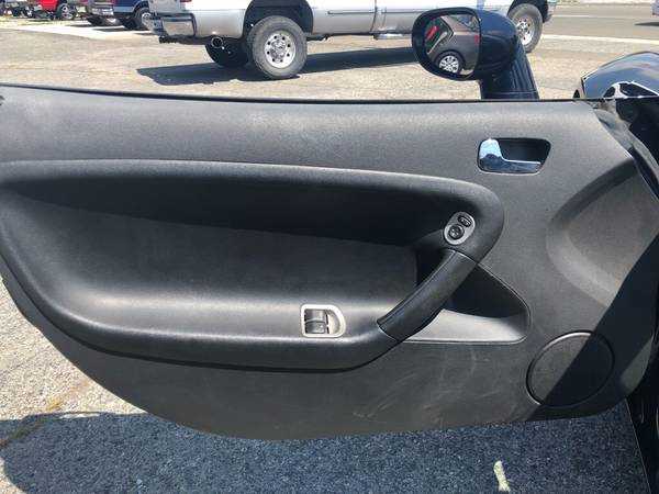 2006 PONTIAC SOLSTICE* CONVERTIBLE * STICK SHIFT* LOW MILES* HURRY IN* for sale in Clovis, CA – photo 13