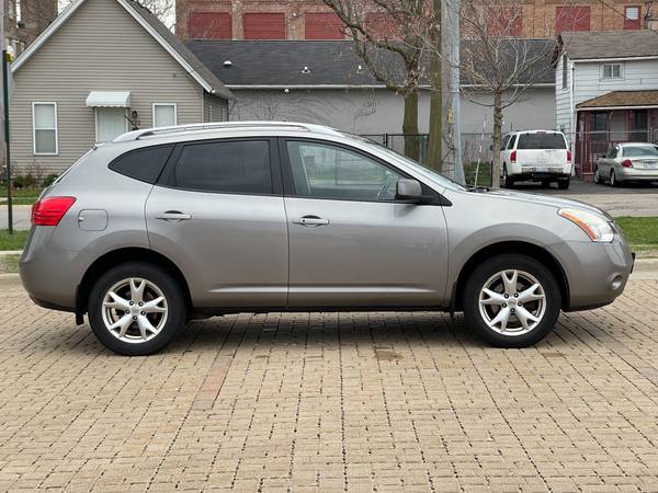2009 Nissan Rogue SL - - by dealer - vehicle for sale in Aurora, IL – photo 10