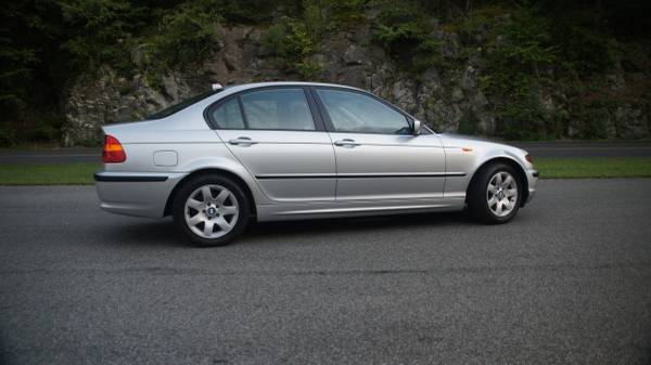 2004 325i 5 Speed - LOW Miles for sale in Farmville, VA – photo 3