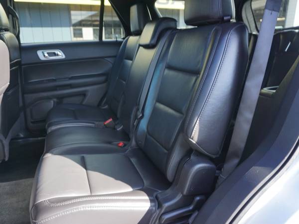2014 Ford Explorer XLT - cars & trucks - by dealer - vehicle... for sale in Holland , MI – photo 10
