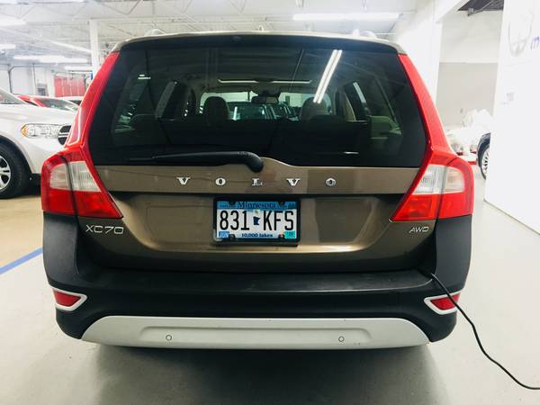 2013 VOLVO XC70 AWD One Owner! EXCELLENT CONDITION. See. Drive. Love. for sale in Eden Prairie, MN – photo 6