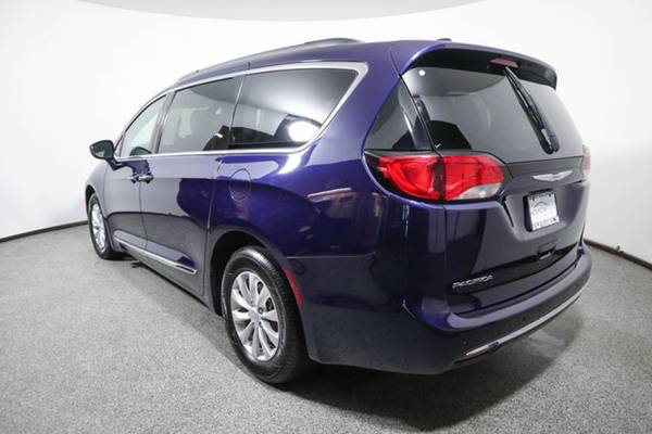 2017 Chrysler Pacifica, Jazz Blue Pearlcoat for sale in Wall, NJ – photo 3