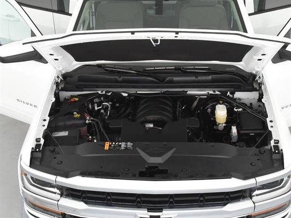 2018 Chevy Chevrolet Silverado 1500 Crew Cab LT Pickup 4D 5 3/4 ft for sale in Columbia, SC – photo 4