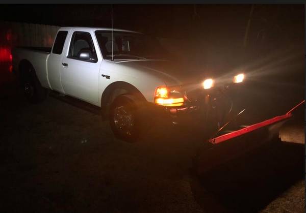 ★ FORD RANGER 4X4...WESTERN SNOW PLOW - cars & trucks - by owner -... for sale in Champaign, IL – photo 2