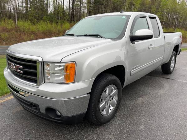 2011 GMC Sierra 1500 4WD Ext Cab 143 5 SLT - - by for sale in Hampstead, NH – photo 2