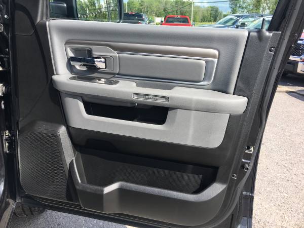 2019 RAM 1500 SLT Crew Cab 5.7L Black Only 17K Many Options! for sale in Bridgeport, NY – photo 12