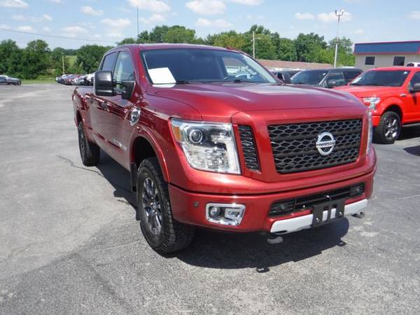 2016 Nissan TITAN XD Crew Cab 4WD PRO-4X Pickup 4D 6 1/2 ft Trades Wel for sale in Harrisonville, MO – photo 3