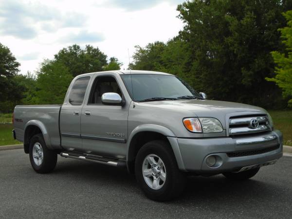TOYOTA TUNDRA ext cab 4x4 & v8 - - by dealer - vehicle for sale in Gainesville, FL – photo 2