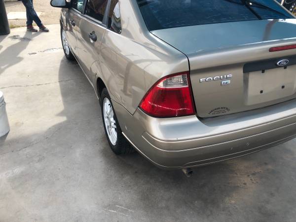 Ford Focus 05 for sale in El Paso, TX – photo 4