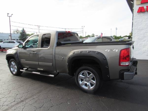 2013 GMC Sierra 1500 4WD Ext Cab SLT - cars & trucks - by dealer -... for sale in Rockford, IL – photo 5