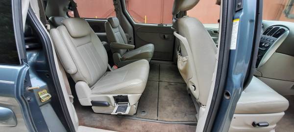 2005 Chrysler Town & Country Touring, stow'n go, leather - cars &... for sale in Flowery Branch, GA – photo 7