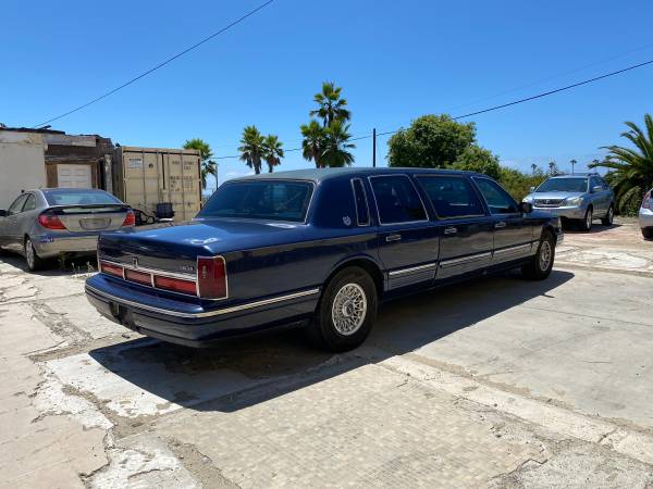 Lincoln Towncar Stretch Sedan -1997 - cars & trucks - by dealer -... for sale in Spring Valley, CA – photo 3