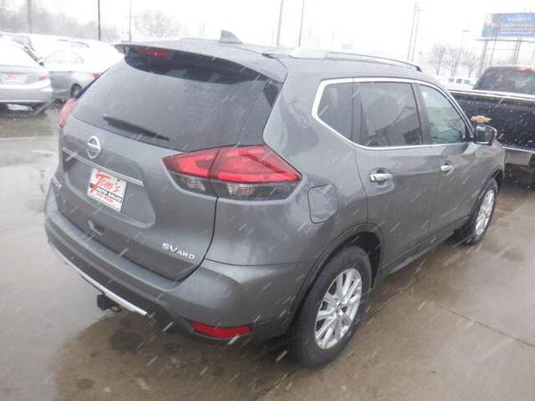 2017 Nissan Rogue SV - - by dealer - vehicle for sale in URBANDALE, IA – photo 3