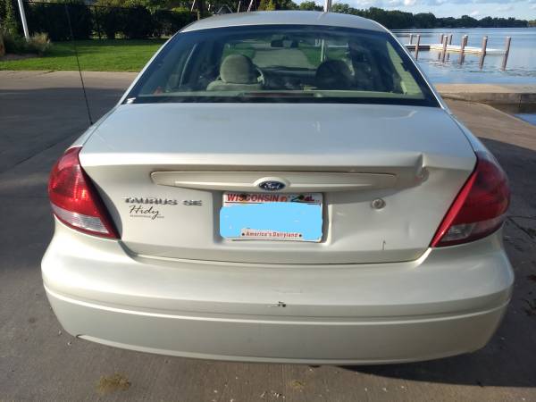 2006 Ford Taurus SE Sedan 4D for sale in Neenah, WI – photo 4
