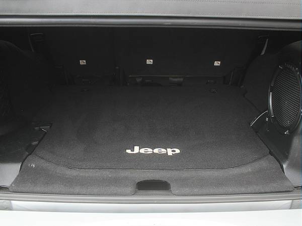 2012 JEEP WRANGLER UNLIMITED SAHARA 4X4 * LEATHER * NAV * NEW TOP!! for sale in West Berlin, NJ – photo 14