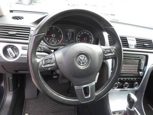 2013 Volkswagen Passat 4dr Sdn 2 0L DSG TDI SE w/Sunroof 50, 000 for sale in Waterloo, IA – photo 11