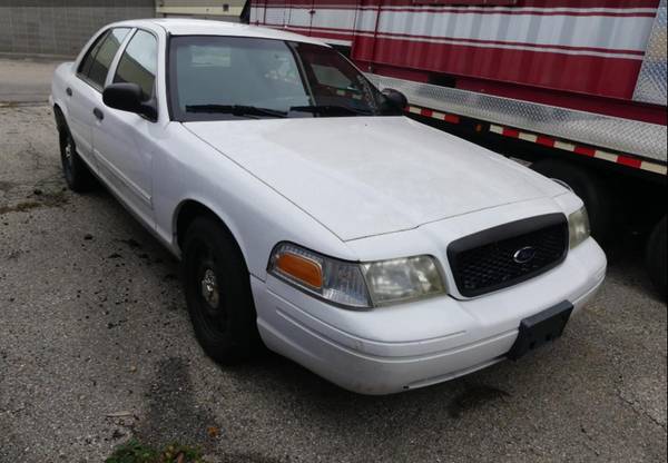 2011 FORD CROWN VIC P71’s WITH AROUND 80k - cars & trucks - by owner... for sale in Antioch, WI – photo 11
