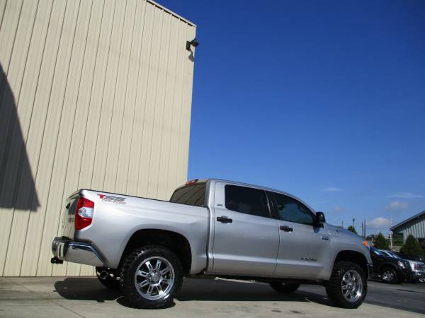 LIFTED 2016 TOYOTA TUNDRA SR5 SILVER 5.7L V8 4X4 CREWMAX *CLEAN L@@K for sale in KERNERSVILLE, SC – photo 3