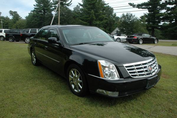 2011 Cadillac DTS Luxury Edition Sedan - LOW LOW MILES - 1 Owner for sale in Windham, MA – photo 4