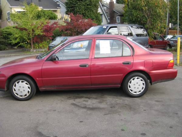1993 TOYOTA COROLLA 4-DR AUTOMATIC - cars & trucks - by dealer -... for sale in seattle 98115, WA