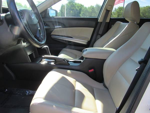 2013 Honda Crosstour E-XL - cars & trucks - by dealer - vehicle... for sale in Forest Lake, MN – photo 2