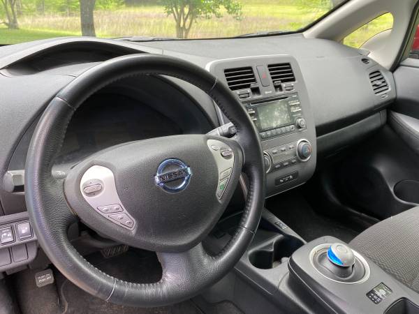 2015 NISSAN LEAF S HATCHBACK - FULLY ELECTRIC - - by for sale in Tallahassee, FL – photo 10