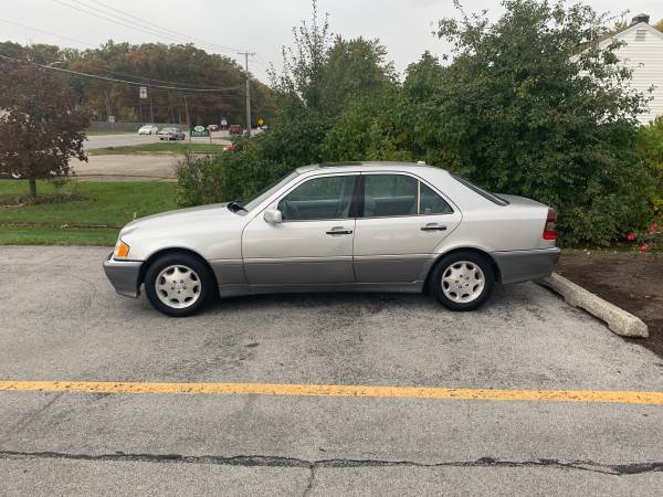 2000 Mercedes-Benz C230 Kompressor Fully loaded Rust free Runs Great! for sale in Fort Wayne, IN – photo 2