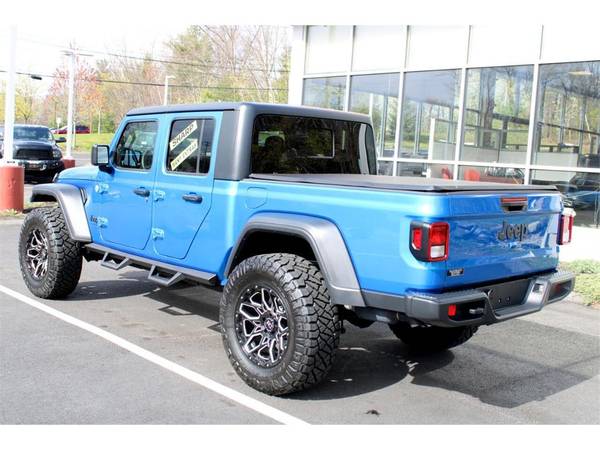 2020 Jeep Gladiator SPORT ONE OF A KIND MUST SEE ONLY 8, 840 MILES for sale in Salem, MA – photo 10