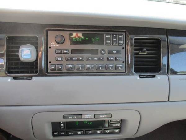 2000 Lincoln Town Car - cars & trucks - by dealer - vehicle... for sale in Dracut, MA – photo 23